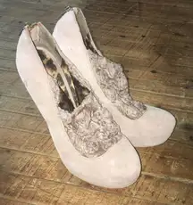 Betsey Johnson suede rose closed toe 7.5 high heels