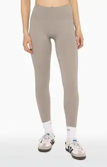 Sculptflex Leggings in Breeze Taupe Beige Size S