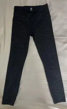 Gaiam Leggings Size Small Black with Golden Design