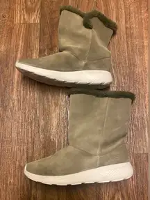 Skechers Womens On The Go Olive Green Goga Mat Boots 11 Suede Faux Fur SN 14633