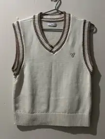 Aritzia TNA Sweater Vest size Small