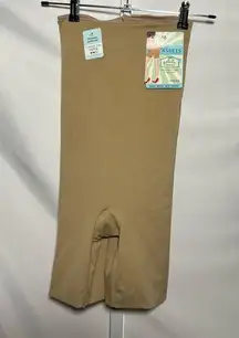 ASSETS By Sarah Blakely High Waisted Straight Leg Mid Thigh Super Shaping Shorts