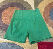 Offline by  OG Original Shortie High Rise 4” Inseam Green Bike Shorts M