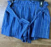 Love tree Medium Woven Blue/white Paperbag Toe Shorts with Pockets