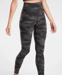Athleta‎ Black Camo Print Elation 7/8 Leggings