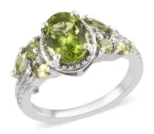 Elegant Silver and Green Gemstone Ring