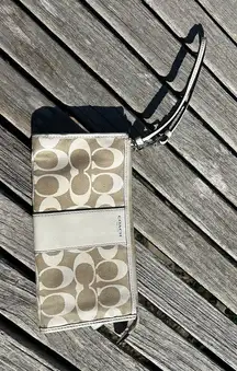 COACH‎ Light Khaki & Chalk White Signature Slim ZIPPY Wristlet Wallet