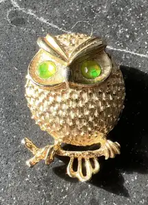 VTG 70s Owl Pin Brooch SARAH COVENTRY Gold Neon Green Rhinestones Bird Signed