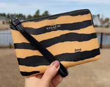 Coach Corner Zip Wristlet With Tiger Print‎