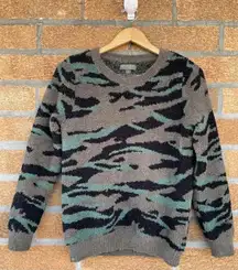 Barefoot Dreams cozychic seasode crew neck pullover green camo size small