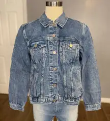 Gap × Disney Minnie Mouse Icon Denim Jacket, Medium Wash, M 790122