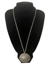 VTG International Pewter 1974 Sand Dollar Pendant 24” Silver Tone Chain Necklace