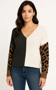 Blu Pepper V neck split color n leopard cropped Beachy sweater