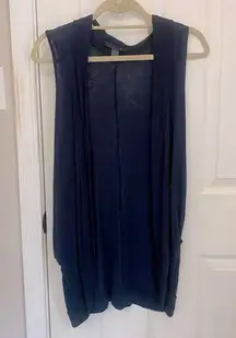 Forever 21 Lightweight Open Front Tunic Length Sleeveless Cardigan in Navy