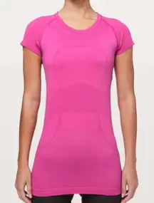 lululemon athletica Fuchsia Short Sleeve Tee