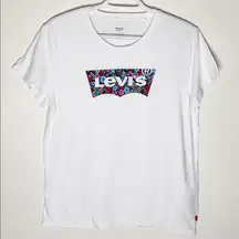 Levi’s floral batwing logo white t-shirt size L