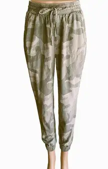 Hollister  Camo Ultra High Rise Green Jogger Casual Camouflage Pants ~ Women's XS