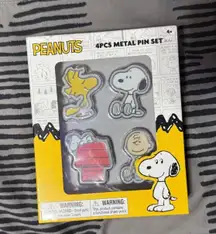 Peanuts 4PCS Metal Pin Set