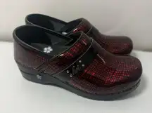 Sanita Clogs Shoes Womens 5 US 36 EU Red Patent Carol Koi Embossed Work Nurse