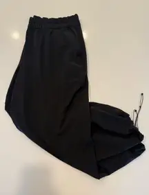 Athleta Black Textured Elastic Waist Athletic Cargo Jogger Pants