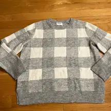 Old Navy women’s crew neck pull over Check Sweater size xlarge .