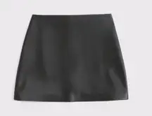 NWOT Abercrombie Scarlett Vegan Leather Mini Skort in Black