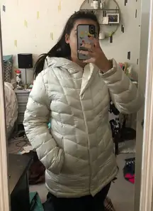 Patagonia White puffy winter jacket