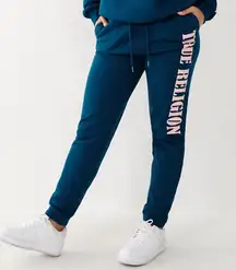 NWT True Religion Teal World Tour Boyfriend Joggers Size L New w/Tag Retail $109