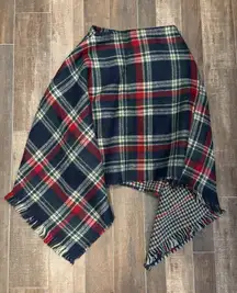 Reversible plaid and houndstooth patterned poncho