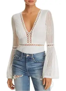 Tiger Mist Alaska White Crochet Lace Bell Sleeve Bodysuit – NWT Size M