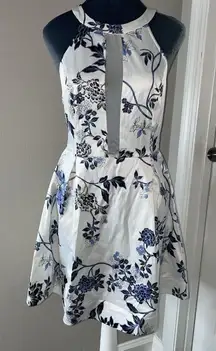 G By Guess Floral Fit And Flare Dress White And Blue Size Medium