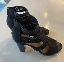 Black Heels XOXO Pump