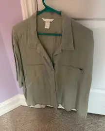 Green Women’s Button-Up Short Sleeve