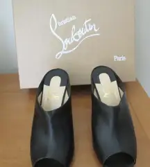 CHRISTIAN LOUBOUTIN  Nappa Corinthe 100 Peep Toe Mule - Size 38
