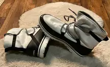 SOREL Winter Boots Womens Size 10.5‎ Sea Salt Cozy Explorer Non Shell Lined Lace