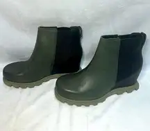 Joan of Arctic III Waterproof Wedge Chelsea Boot
DARK MOSS SAGE 10.5 NEW