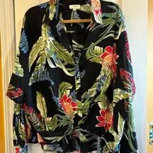 UMGEE..BLACK FLORAL BLOUSE..LONG SLEEVE..OVERSIZED LARGE..POP OVER TOP..HI-LOW