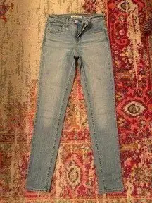 Levi High Waisted Skinny Jeans