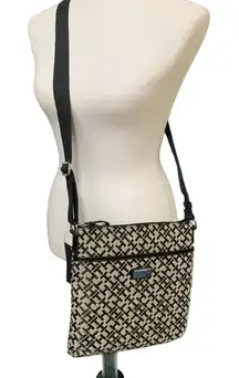 Tommy Hilfiger Signature TH Crossbody Purse NEW