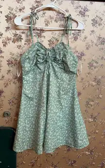 Green and white floral dress short tank top