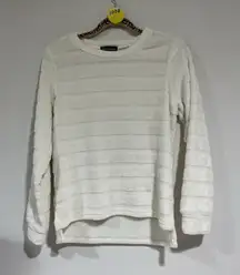 Woman’s Alison Andrews Size Medium Ivory Soft & Fluffy Pullover Sweater