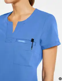 1 pocket Scrub Top