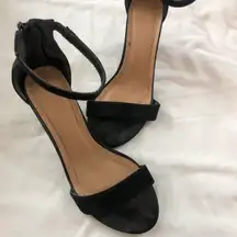 Top Moda Black suede 3” block heel open peep toe sandals ankle strap-preloved