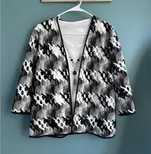 Alfred Dunner Black and White Women's 2 Piece Quarter Sleeve Blouse w/ Necklace