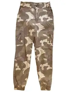 Hollister  camo print joggers ultra high rise size small zipper accents pockets