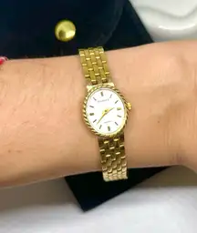 Vintage women’s gold dainty watch