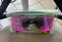 Quay Mirrored Sunglasses/case