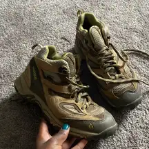 Vasque Women’s Hiking Boots SIZE 6.5 –  Trail Shoes