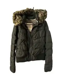 Hollister Women’s  olive green waterfowl feathers & down puffer coat-size large