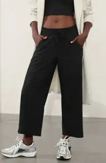 Athleta Avenue Wide Leg Crop Pant Black Women’s Size 10 Casual Pull On
